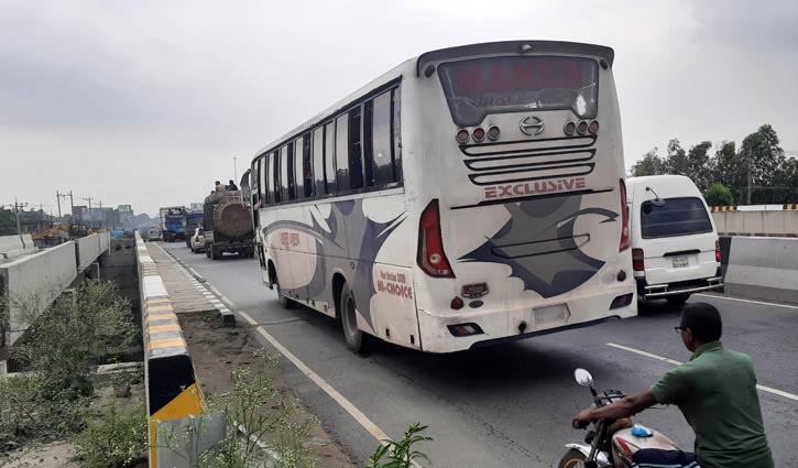 Long-route buses plying on Dhaka-Tangail highway