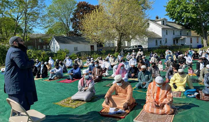 Eid congregations held in mosques, churches and fields in USA