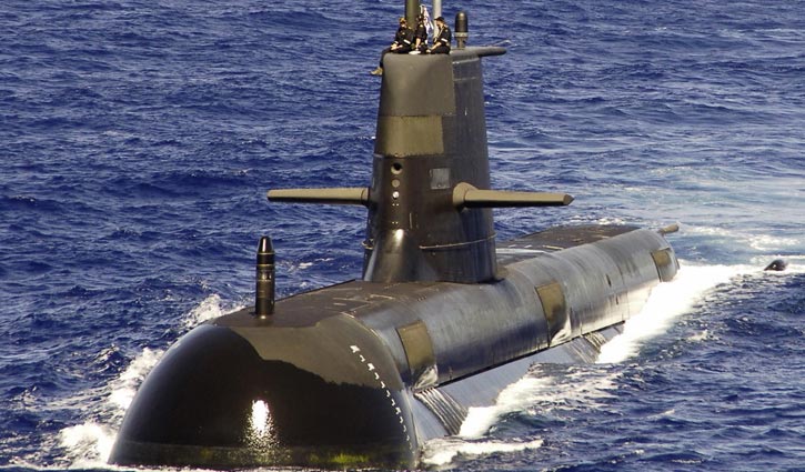 Indonesian submarine goes missing with 53 crews