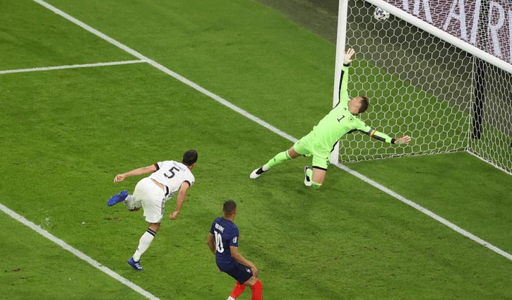 Hummels own goal helps France beat Germany