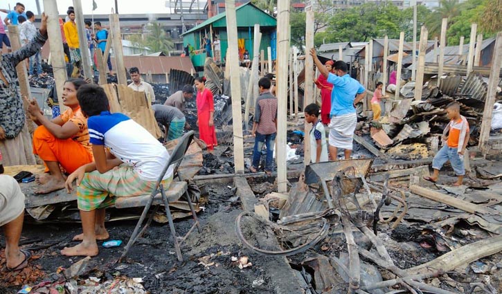 Hundreds of shanties gutted in Tongi fire