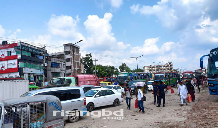 Crowds of Dhaka-bound people, long traffic jam at Aminbazar