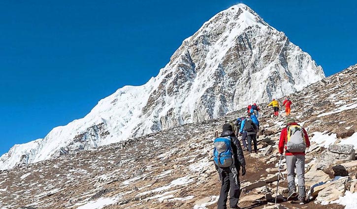 Covid fears spreading on Mount Everest