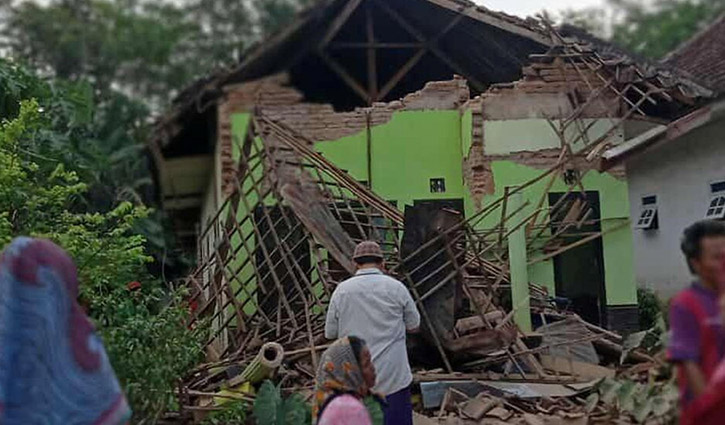 Earthquake kills 6 people in Indonesia