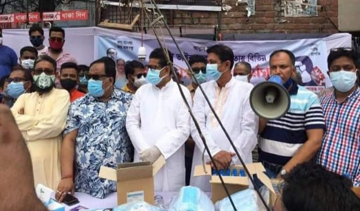Swechhasebak League distributes mask, sanitizer in city