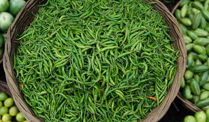 Price of green chilli shoots up to Tk 100 per kg