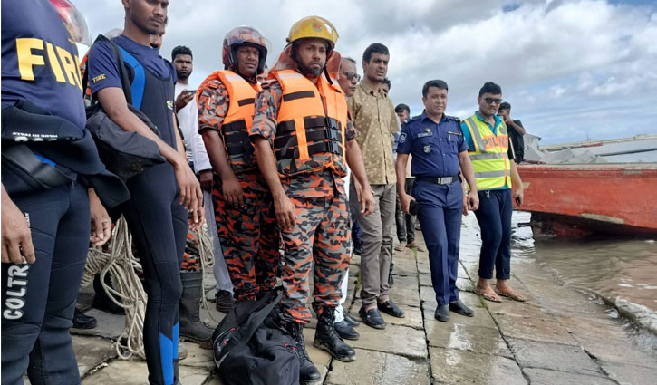 Dredger capsize: Four bodies recovered