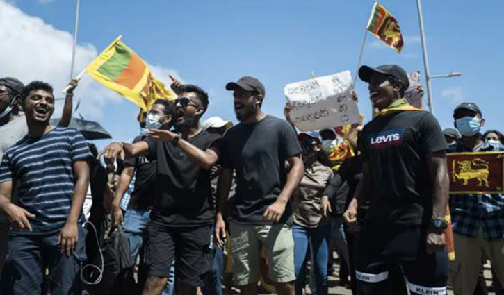 Sri Lanka’s cricket stars go into bat for protesters