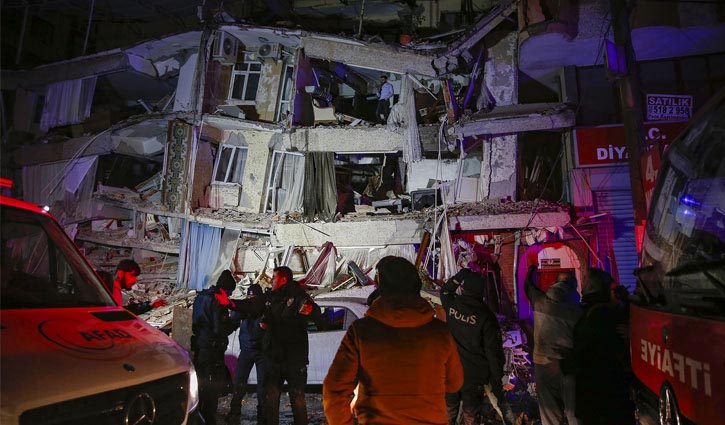 Earthquake death toll surpasses 4300