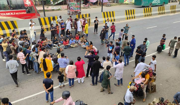 Dhaka-Aricha highway blocked demanding release of Shamsuzzaman