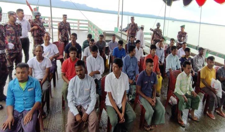 29 Bangladeshi return home from Myanmar after serving jail terms