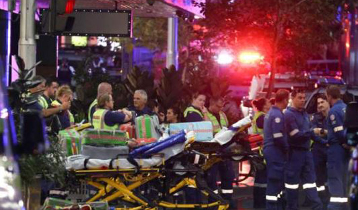 Sydney shopping centre attack leaves 6 dead