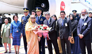 PM arrives in Bangkok