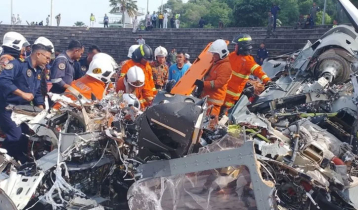 Two helicopters collide in mid-air in Malaysia, 10 killed