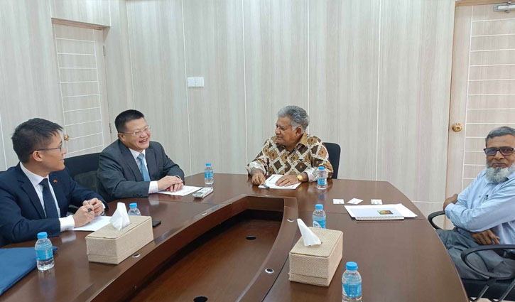 Chinese Ambassador meeting with Jute Advisor Sakhawat Hussain 