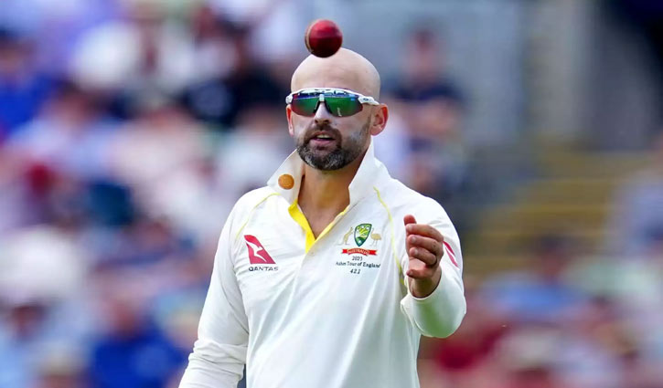 Auji spinner threatened India