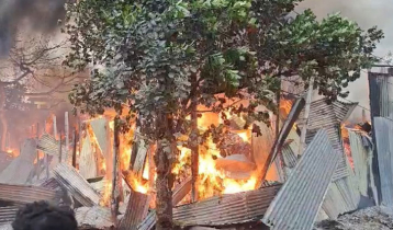 Fire at ‘jhut’ warehouse in Gazipur 