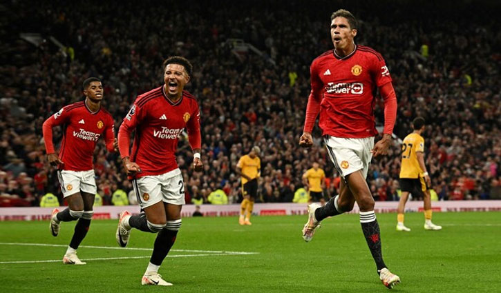 Late show seals dramatic Man Utd win at Wolves