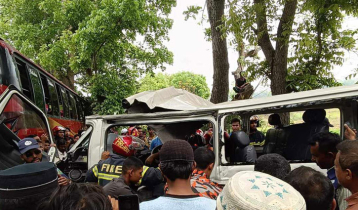 Bus-microbus collision leaves 5 dead in Gopalganj