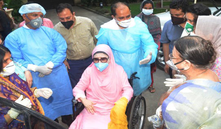 Khaleda Zia being taken to hospital again