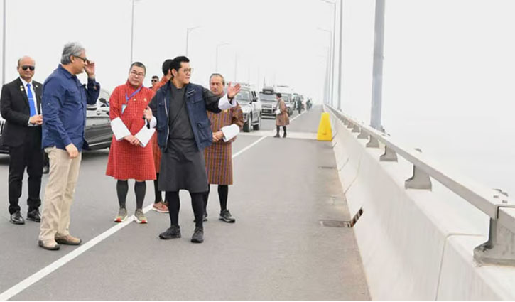 Bhutan king walks on Padma bridge