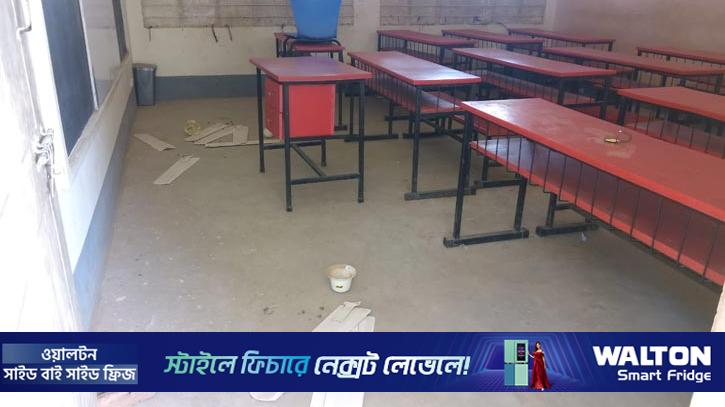 বিজয় দিবসের সকালে স্কুলে গিয়ে শিক্ষকরা দেখেন চুরি গেছে ৬ ফ্যান