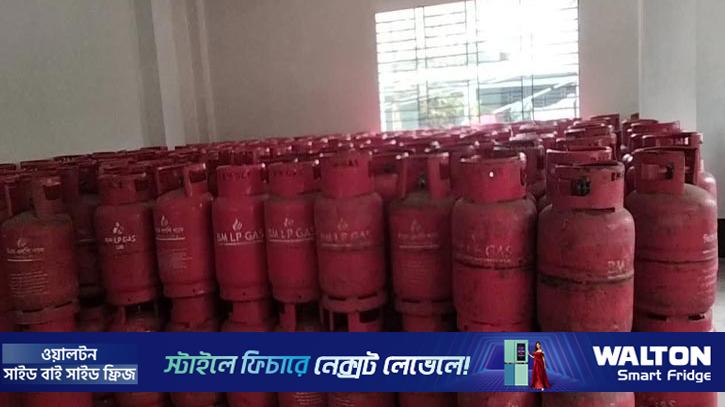 বেশি দামে এলপিজি বিক্রি, শ্রীপুরে ৫ প্রতিষ্ঠানকে জরিমানা