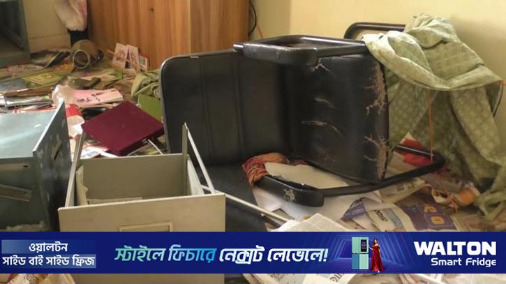 কুষ্টিয়ায় প্রথম আলো অফিস ভাঙচুর