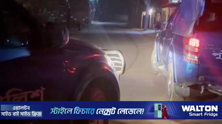 তাড়াশে আঞ্চলিক সড়কে গাছ ফেলে ডাকাতি