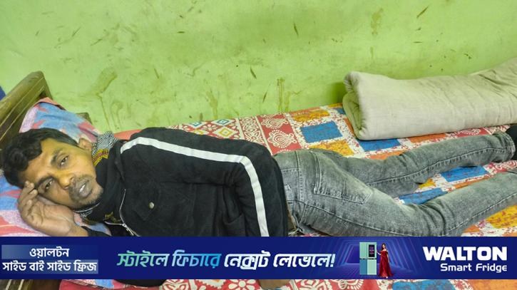 স্বামীর সঙ্গে তর্ক: বাসচালককে পেটানোর অভিযোগ সার্কেল এসপির বিরুদ্ধে