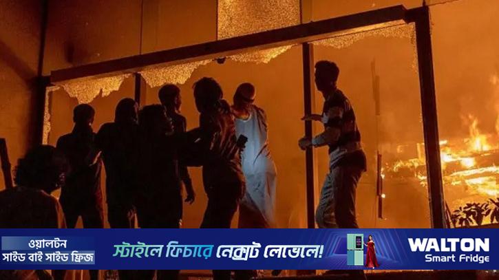 ডেইলি স্টার ভবনে সন্ত্রাসী হামলার ঘটনায় যুবক গ্রেপ্তার