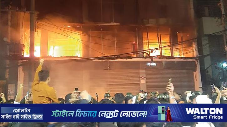 প্রথম আলো কার্যালয় পরিদর্শনে আইজিপি