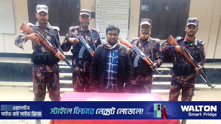 লালমনিরহাট সীমান্তে অনুপ্রবেশকালে ভারতীয় নাগরিক আটক