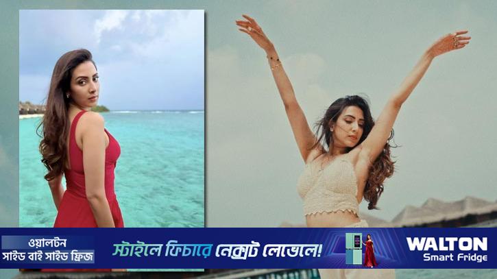 কিছু দুঃখ ঢেউ হয়ে আসে, কিছু স্মৃতি বালুতে মিলিয়ে যায়: মিম