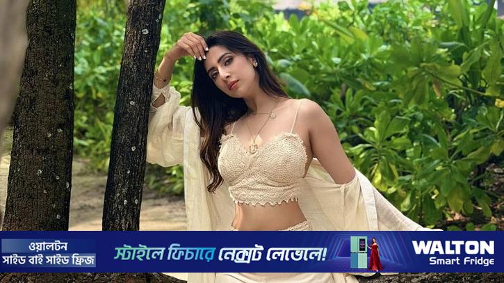 নতুন চলচ্চিত্রে বিদ্যা সিনহা মিম