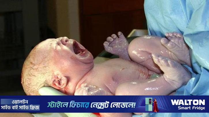 জন্মের পরেই শিশু কান্না করে কেন?