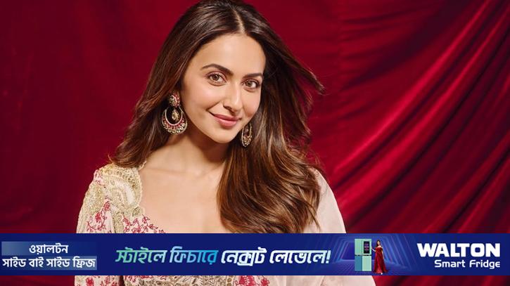 কসমেটিক সার্জারি করানোর গুঞ্জনে মুখ খুললেন রাকুল