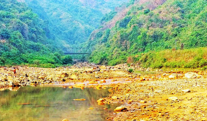 Saunadagi yalangoch fotosuratlar (shaxsiy fotosurat)