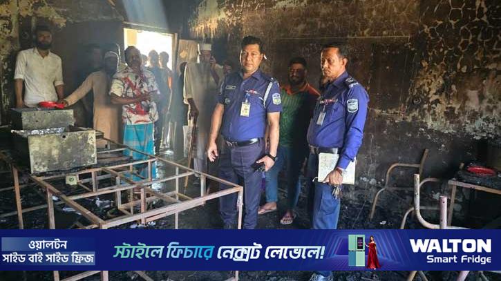 নেত্রকোণায় দুই স্কুলে আগুন, আসবাবপত্র পুড়ে কয়লা