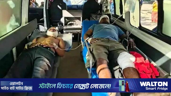 কেওক্রাডং যাওয়ার পথে চাঁদের গাড়ি উল্টে ১১ পর্যটক আহত