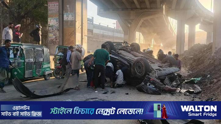 চট্টগ্রামে এক্সপ্রেসওয়ে থেকে ছিটকে পড়ল গাড়ি, নিহত ১