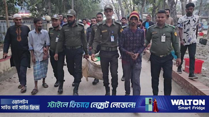 শরীয়তপুরে ওষুধ পাচারের সময় সদর হাসপাতালের ২ কর্মী আটক