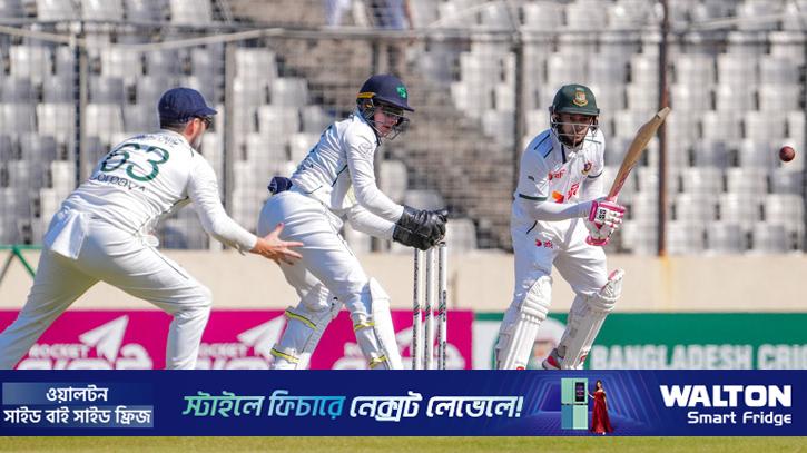 মুশফিক-লিটন জুটির ফিফটি, আড়াইশ পেরিয়ে বাংলাদেশ