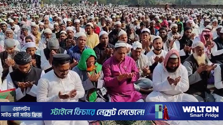 পশ্চিমবঙ্গের প্রস্তাবিত বাবরি মসজিদ চত্বরে প্রথম জুমায় লাখো মানুষের ভিড়