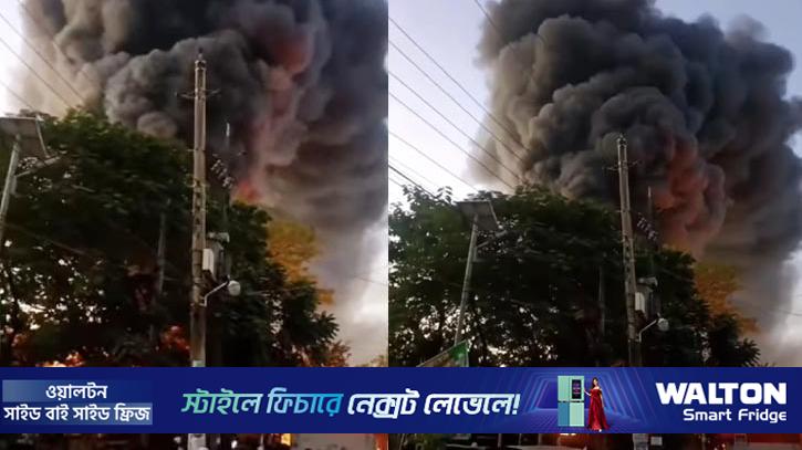টঙ্গীতে আগুনে পুড়ল বস্তার গুদাম