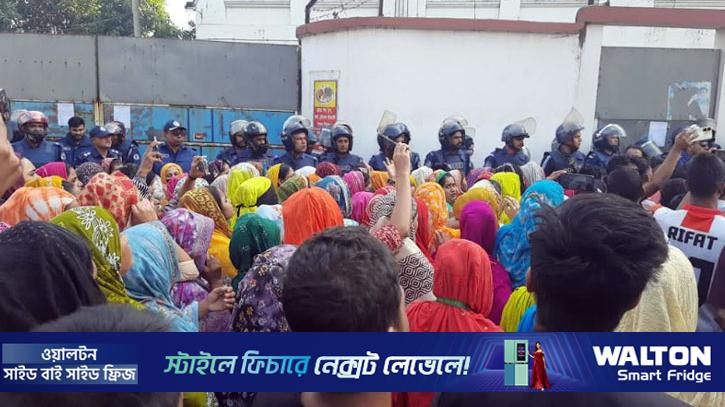 গাজীপুরে হঠাৎ কারখানা বন্ধ, শ্রমিকদের বিক্ষোভ 