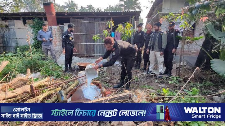 রস ছাড়াই গুড় তৈরি, রাজশাহীতে ৫ কারখানায় জরিমানা