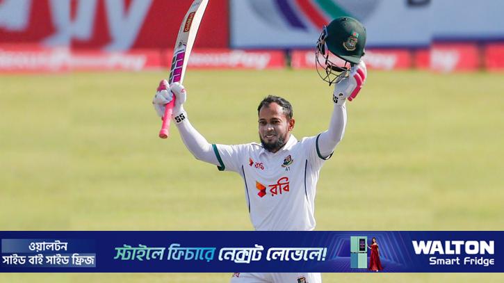 ‘সেঞ্চুরিতে’ সেঞ্চুরির ফুল ফুটিয়ে মুমিনুলের পাশে মুশফিকুর