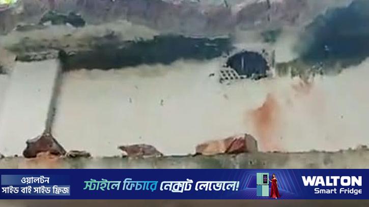 নরসিংদীর গাবতলিতে ভূমিকম্পে ভবনের ছাদ ধসে আহত ৩