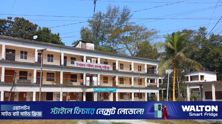 লক্ষ্মীপুরে আন্দোলনকারী ৭ শিক্ষককে শোকজ 